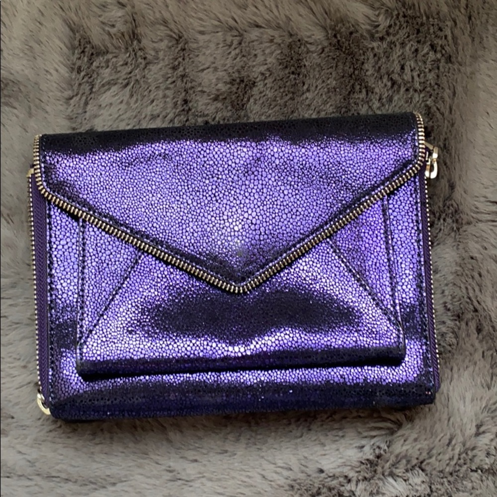 Blue metallic pebble print crossbody clutch